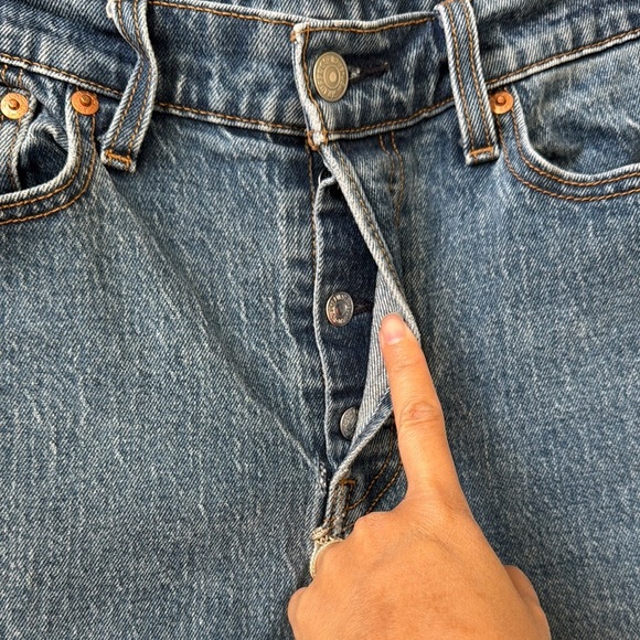 Levi's Premium Wedgie Straight Buttonfly Crop Raw Hem Women's Jeans size READ - Picture 7 of 16